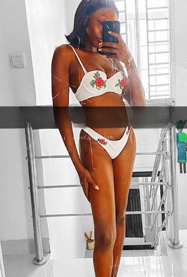 Sexy Skye - photo 2