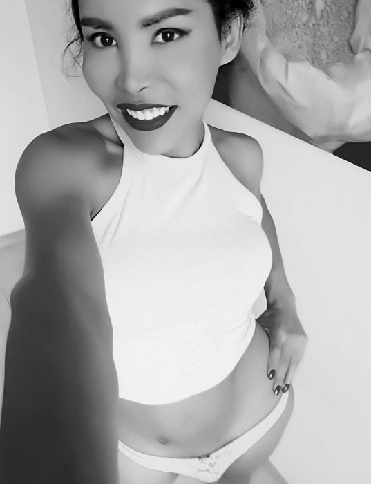Beautiful Shemale - photo 12