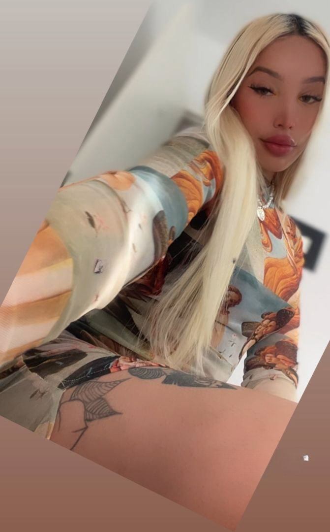 Violet Navarro - photo 10