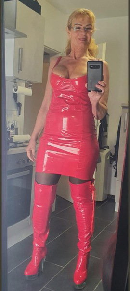 Lady Melanie - photo 11