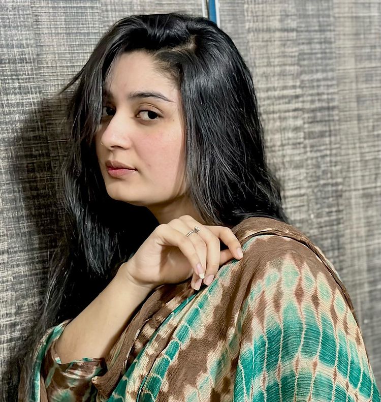 Mehwish - photo 2