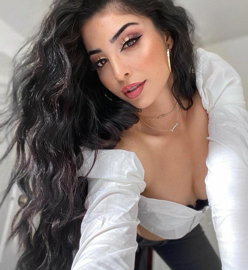 Eliana - photo 22