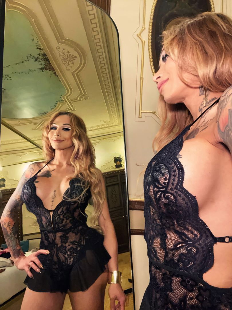 Alexandra Montenegro - photo 7