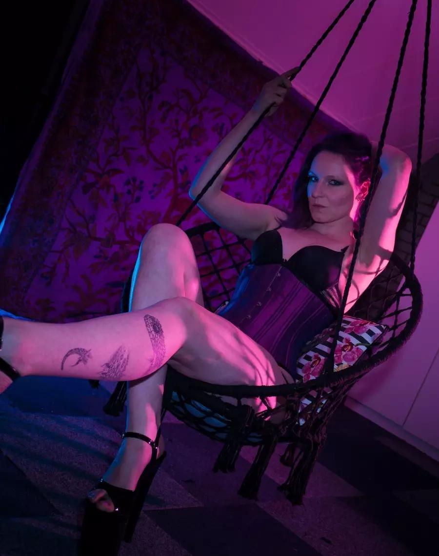 Spelen Met Macht Sensualiteit En Verlangen - foto 8