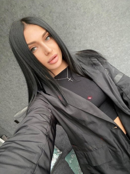 Kylie - photo 2