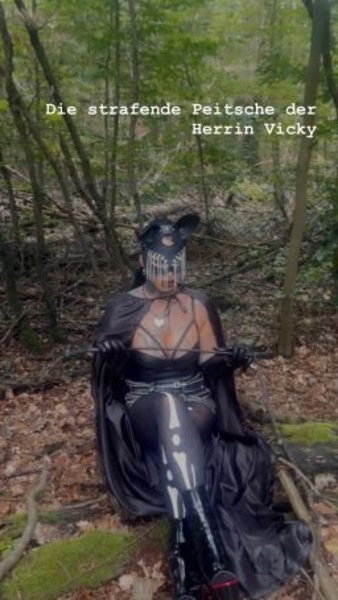 Domina Vicky - photo 16