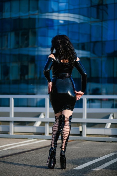 Dominatrix Patricia Stark - photo 5
