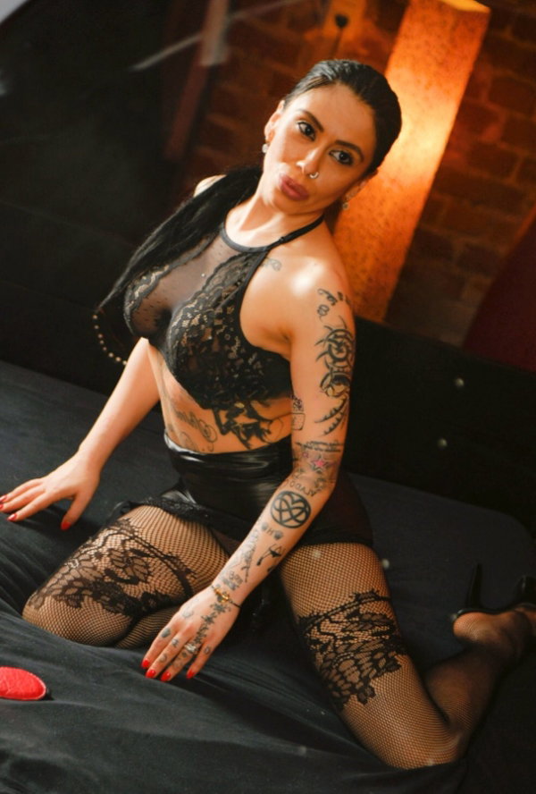 Holly - photo 3