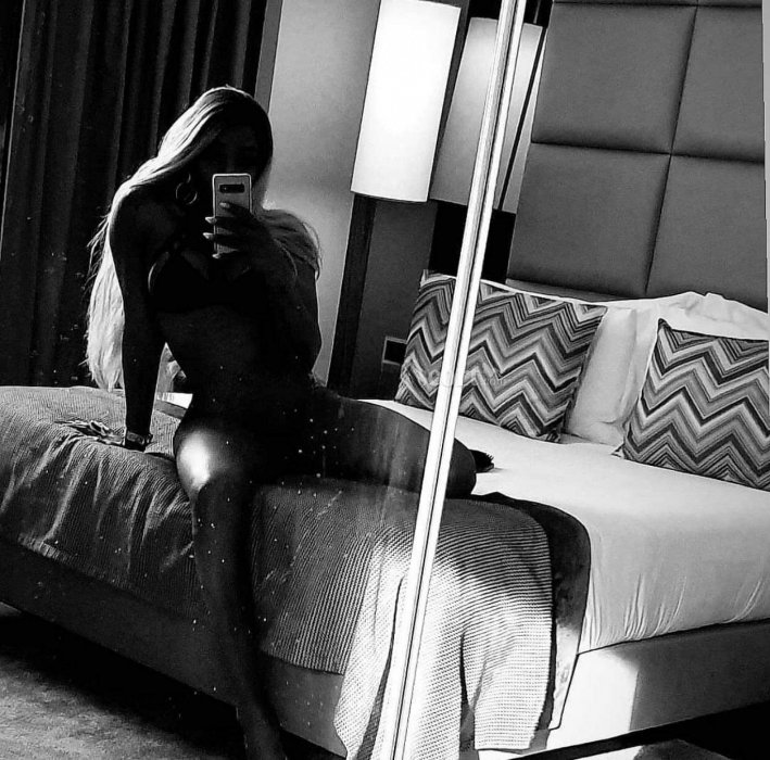 Hot black girl - photo 6
