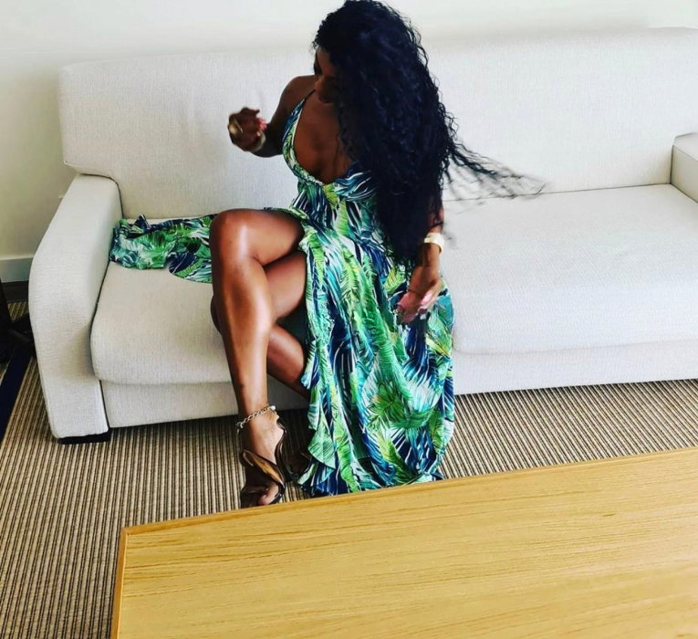 Hot black girl - photo 2