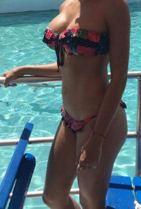 Holly - photo