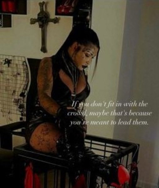 Domina Vicky - photo 9