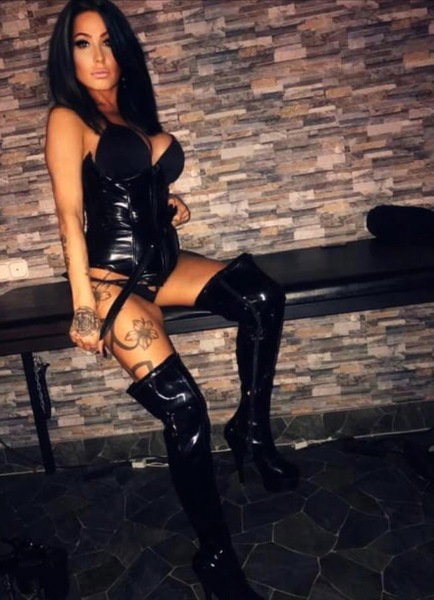 Lady Sandra - photo