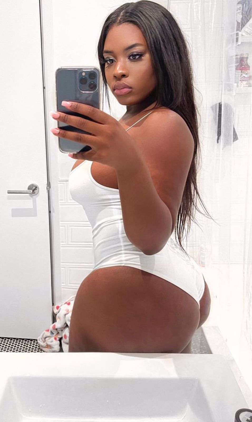 VALERIA - photo