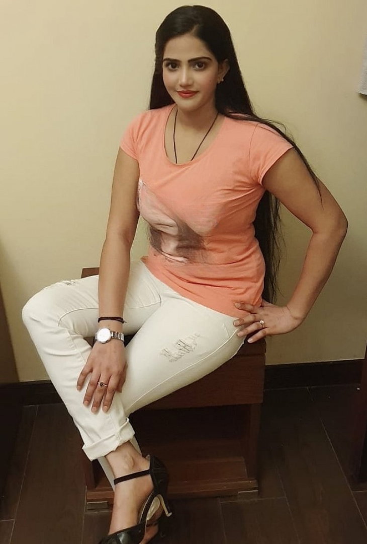 Divya - foto