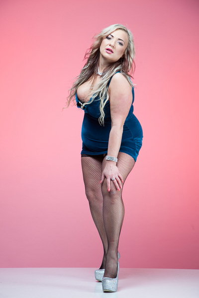 Monica Hot - photo 14