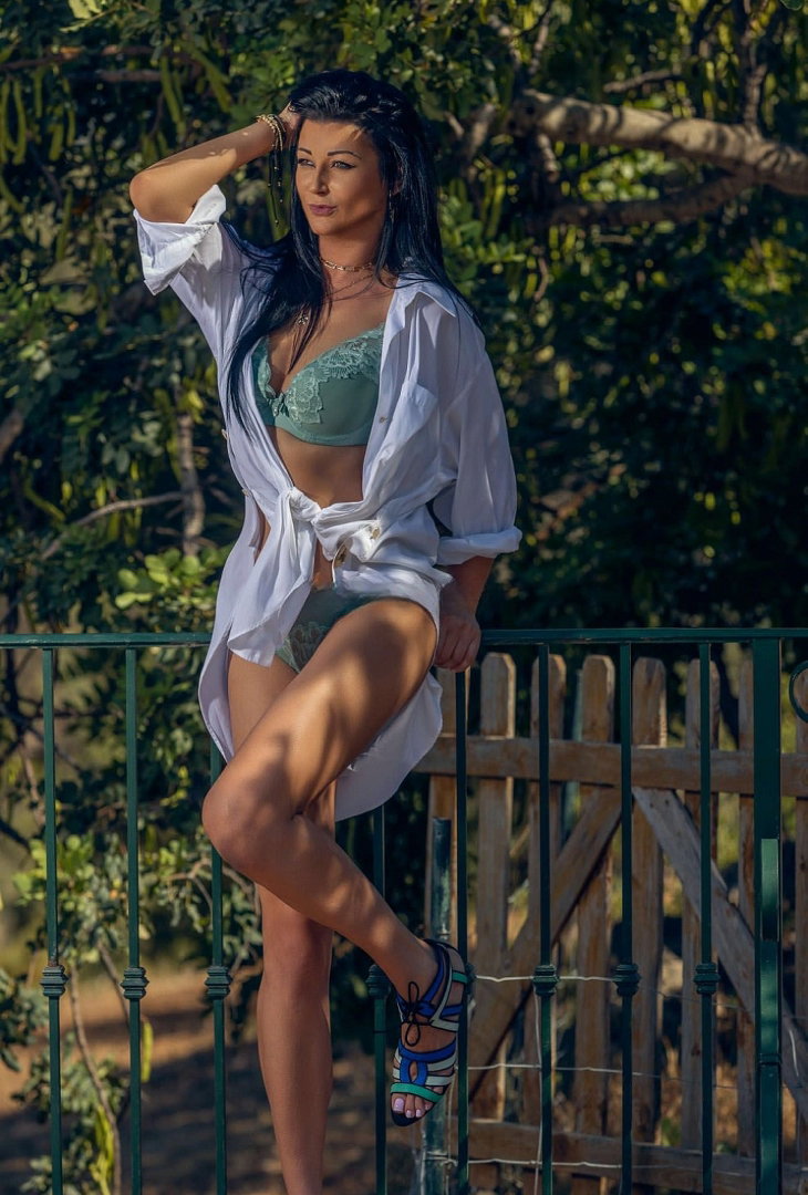 Adriana - photo 2