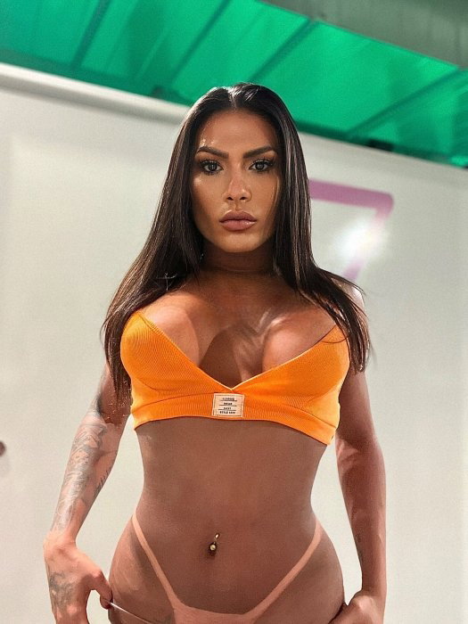 Sarah Bella - photo 14