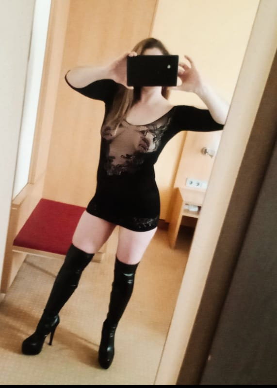 Emma374 - photo 2