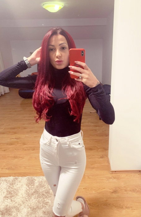 Nikole - photo