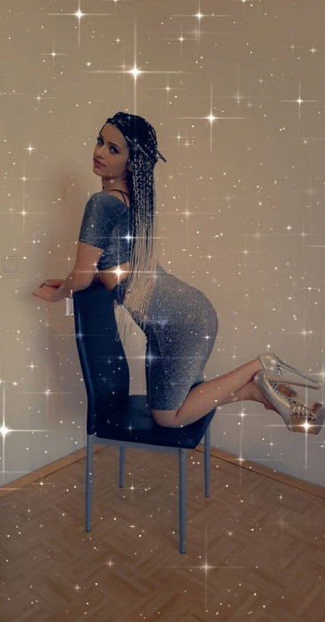 Elena - photo 1