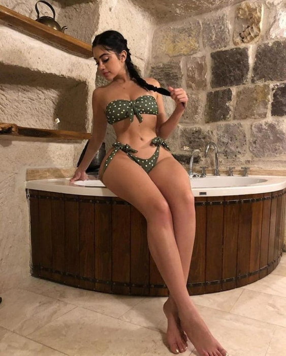 Julia Nancy - photo