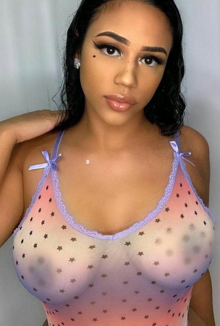 Sexy Camila - photo 4
