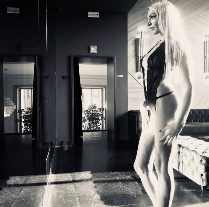 Monique - photo 2