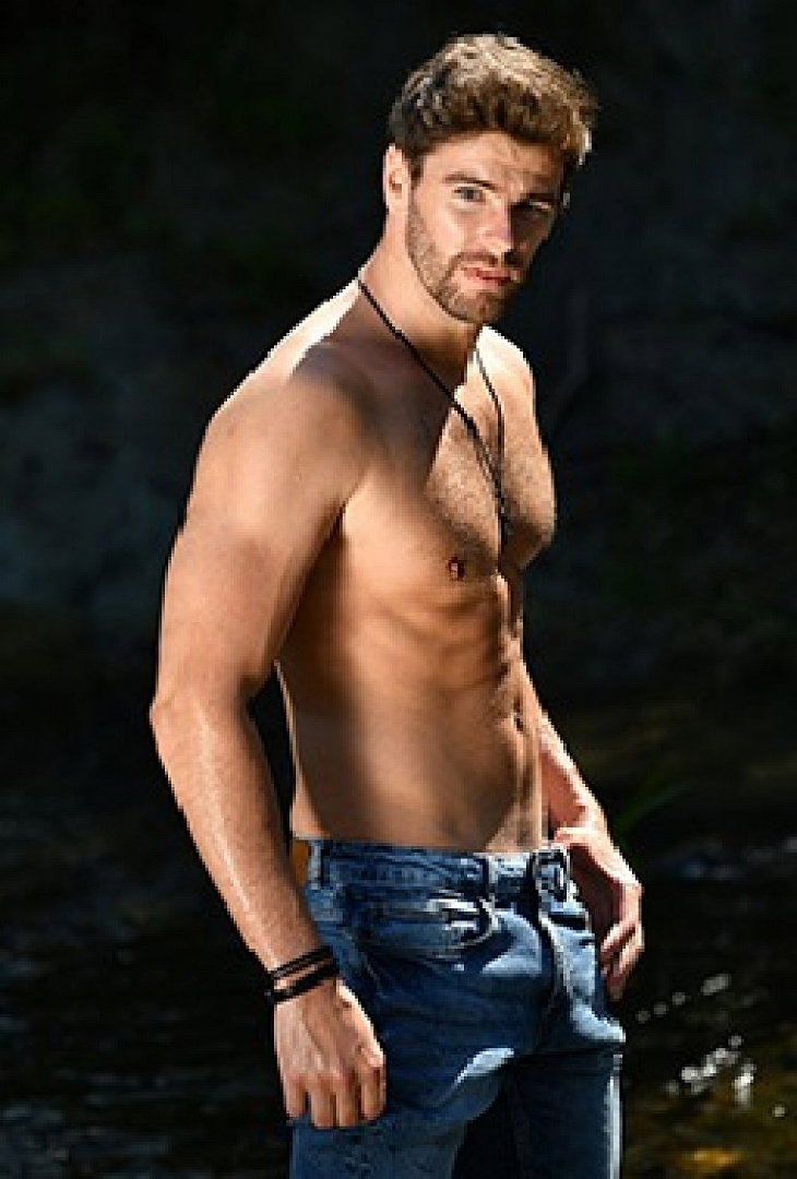 Tom - photo 1