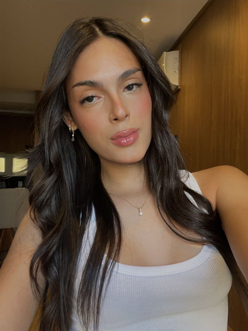 Julia Moraes - photo
