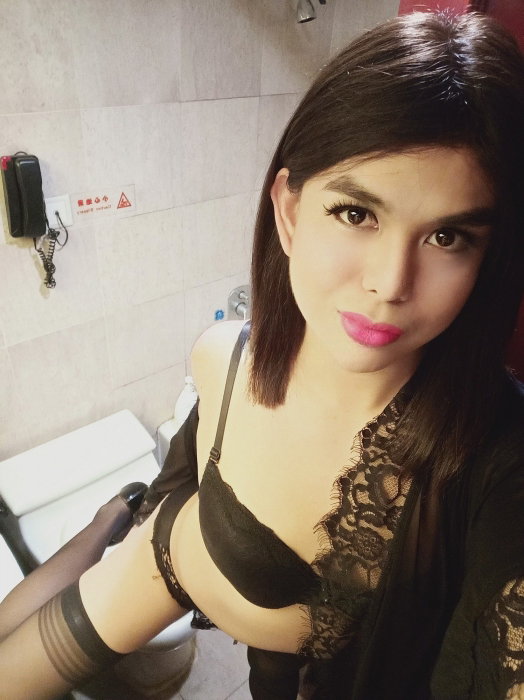 Ladyboy Manika - photo 5